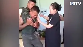 Soldado casi llora al ver una inyección