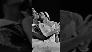 Margot Fonteyn & Rudolf Nureyev beautiful Pas de deux, SWAN LAKE ballet, 1965 #shorts #short #ballet