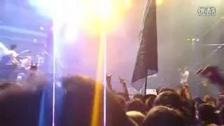 Chinese Singer Got Groped While Crowd Surfing