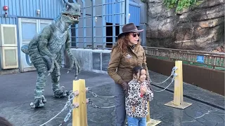 Raptor Encounter | Scared girl needs a handler to help her! Universal Studios Hollywood Christmas