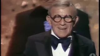 George Burns Wins Supporting Actor: 1976 Oscars