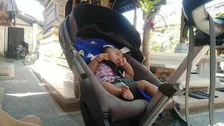 Stroller bayi yang nyaman (Baby Nay sampai ketiduran)