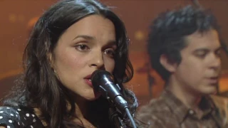 Norah Jones - "Creepin' In" [Live from Austin, TX]