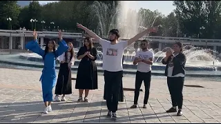 Гогия Лезгинка 2023 Девушки Танцуют Красиво ALISHKA Алма-Ата Президентский Парк Казахстан Хит Gogia