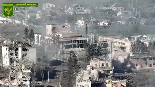 Видео уничтожения позиций ВСУ артиллерией ЛНР на Соледарском направлении.