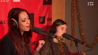 Manca Trampuš in Maja Predatoria - Come As You Are [Živooke] (Live radio performance)