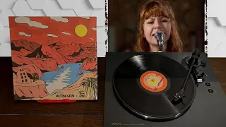 Altın Gün - Goca Dünya (2018) [Vinyl Video]