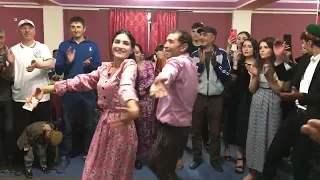Памирский танец 💃🏼 Папа и дочка .Татат резин башанд раксен.#pamir #pamirmusic #памирская_свадьба