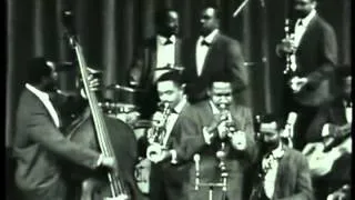 Count Basie-Easin It