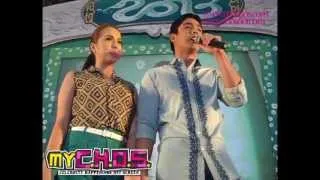 Coco Martin and Julia Montes at 'A Moment in Time' mall show