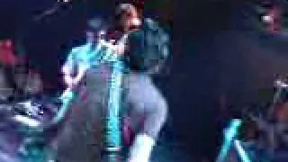 Weezer - In the garage (20000823-IrvPlazGar.mpg)