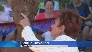 Marion Ross 'Happy Days' Statue Unveiled