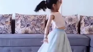 Dance by a little girl on song mere sohneya