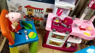 КОРМИМ СВИНКУ ПЕППУ И КОРОВКУ из МАЙНКРАФТ на ДЕТСКОЙ КУХНЕ KIDS KITCHEN