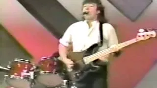 The Outfield - Bangin' On My Heart (Mexico Tv Special)