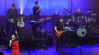 Dreams - The Cranberries - Olympia 05/05/2017