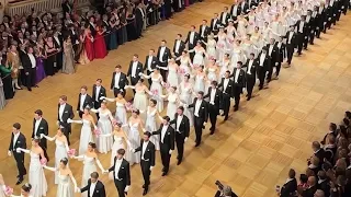 Waltzing at the Vienna Opera ball with swarovski and the debutantes🩰✨