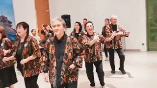 Line Dance - RUNGKAD  (Choreo: Bambang Satiyawan) - Temu Kangen SPENSA Malang '68