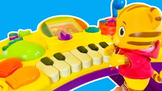 Daniel Tiger Plays Musical Piano Toy