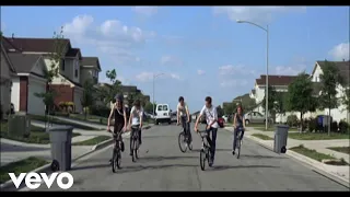 Arcade Fire - The Suburbs (Official Video)