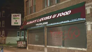 Armed robbers target 2 liquor stores on Chicago's Northwest Side