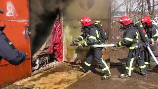 м. Львів: вогнеборці ліквідували пожежу в одноповерховій цегляній будівлі