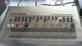 ROLAND TR909 IN SONG MODE