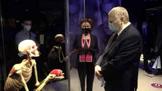 Жириновский отказался завещать свое тело - Скандальная выставка Body Worlds на ВДНХ