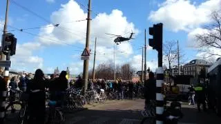 pres. Obama arriving in amsterdam by helicopter