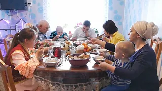 Life in a Tatar village. Cooking a national dish. Russia