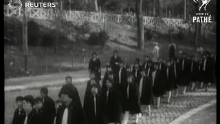ITALY: Rome: Italian schoolchildren visit The Forum (1929)