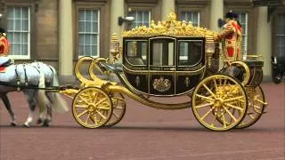 Queen rides new carriage made from Isaac Newton's apple tree