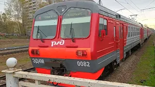 ЭД4М-0082 и ЭТ2-021 на станции Пискарёвка