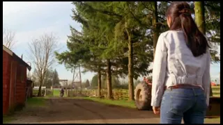 Kristin Kreuk looking good in jeans 02