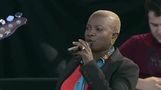 Angelique Kidjo - Afirika - 8/13/2006 - Newport Jazz Festival (Official)