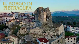 UN BORGO dove ESISTE un CAMPANILE CONFICCATO NELLA ROCCIA - viaggiaconwallace