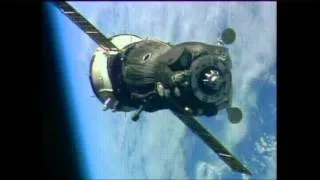 Soyuz TMA-11M Docking (time lapse)