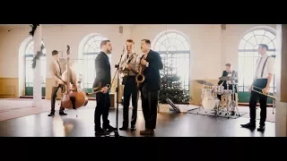 Undecided - Christmas/ vintage/ Swing by Flash mob Jazz