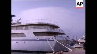 Preparations for return to Iraq of Saddam Hussein's yacht