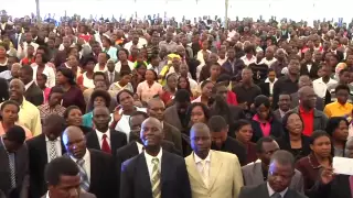 Uri Gamba (You Are A Warrior) - Bro. Bothwell Chikosi-Zimbabwe Worship-Dec 2011.m4v