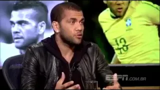 Dani Alves fala sobre Lionel messi e CR7