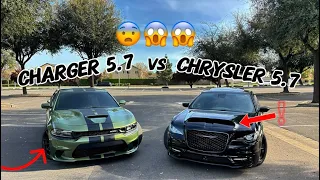 5.7 CHARGER R/T VS 5.7 CHRYSLER 300s WHICH ONE SHOULD YOU BUY??! (Great cars)😱😍