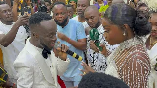 Akwaboah performed love songs to his wife at white wedding ❤️💍