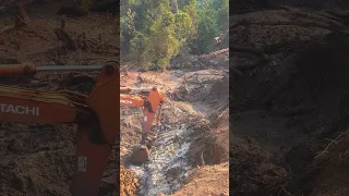 OMG! operation of Hitachi and Volvo excavator