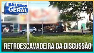 DISCUSSÃO: Homem usa retroescavadeira para derrubar motos - Balanço Geral Minas