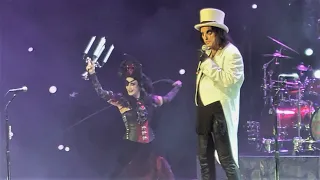 Alice Cooper's Wife - Sheryl Cooper Hits Tommy Henriksen Across The Face With Her Whip 4-2-22 *FAIL*