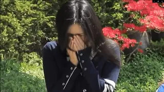 mina elegant sneeze vs momo EXPLOSION