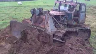 Bulldozer T 100 (joske)