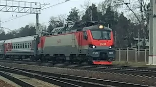 ЭП20-063 с пассажирским составом