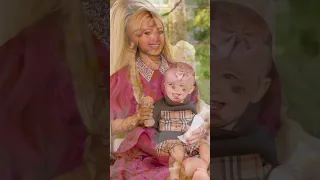 El video de Paris Hilton junto a su hija, por el que la están acusando de ser una “mala madre”